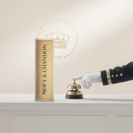 Personalize Moët & Chandon Rosé Impérial with gold text