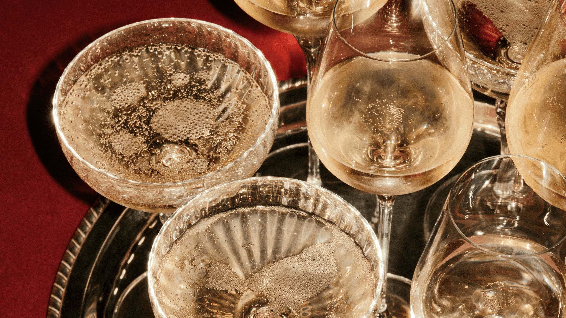 HOW MANY GLASSES OF CHAMPAGNE ARE IN A BOTTLE